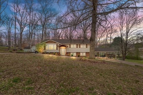 105 Clearwater Dr, Tennessee Ridge, TN, 37178-5101 | Card Image