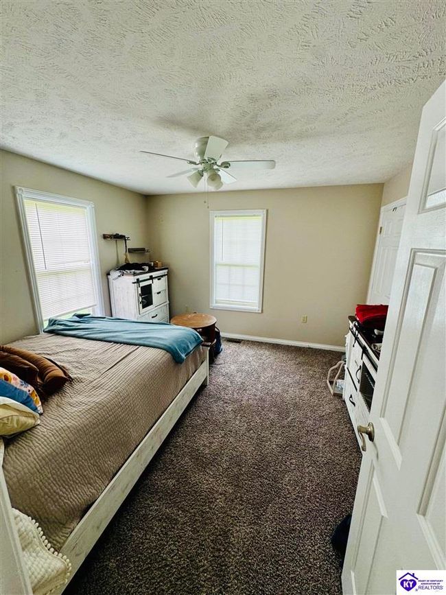 5906 Hudgins Hwy, House other with 6 bedrooms, 2 bathrooms and null parking in Summersville KY | Image 23