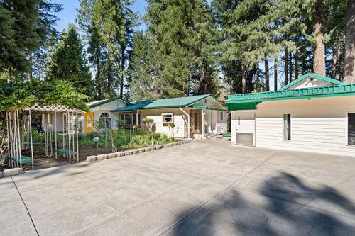 1282 Pleasant Creek Rd, Rogue River, OR, 97537-4714 | Card Image