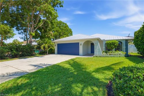 521 102nd Ave N, NAPLES, FL, 34108-3210 | Card Image