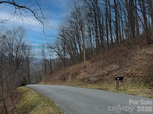 19-1975 Utah Mountain Rd, Waynesville, NC, 28785-8672 | Card Image