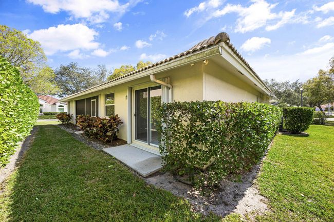 1040 Egret Circle Circle N, House other with 3 bedrooms, 2 bathrooms and null parking in Jupiter FL | Image 29