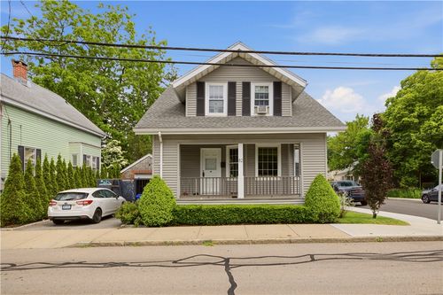 82 Van Zandt Ave, Newport, RI, 02840-1631 | Card Image