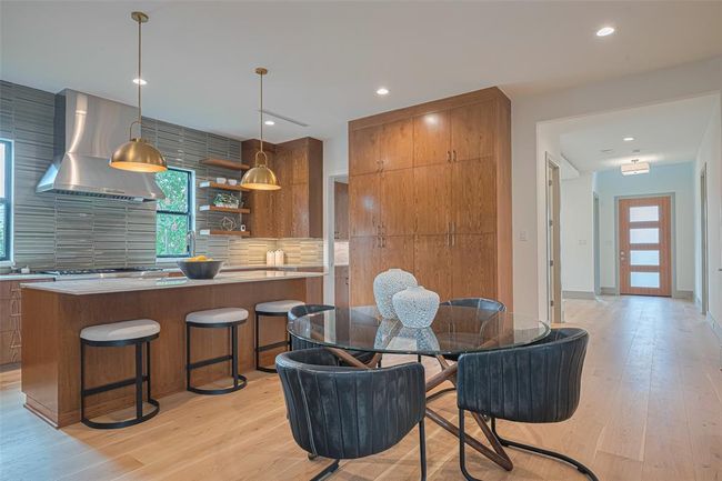 5200 Beech St, House other with 5 bedrooms, 7 bathrooms and 2 parking in Bellaire TX | Image 16