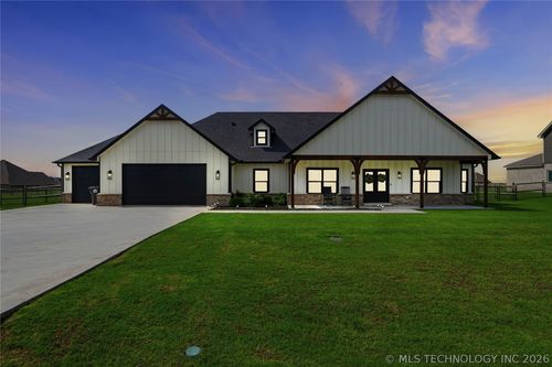 106 167th St, Glenpool, OK, 74033 | Card Image