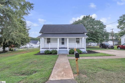 6 Allen St, Pelzer, SC, 29669-1702 | Card Image