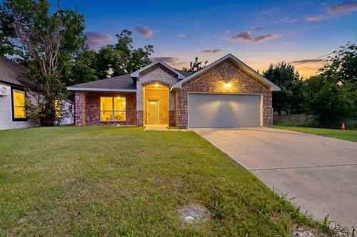 1615 Jones St, Greenville, TX, 75401-4827 | Card Image