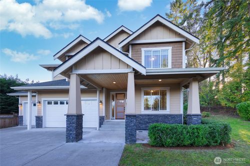 4585 167th Ln Se, Bellevue, WA, 98006-8901 | Card Image