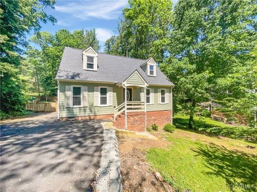 8330 Lyndale Dr, North Chesterfield, VA, 23235-5964 | Card Image