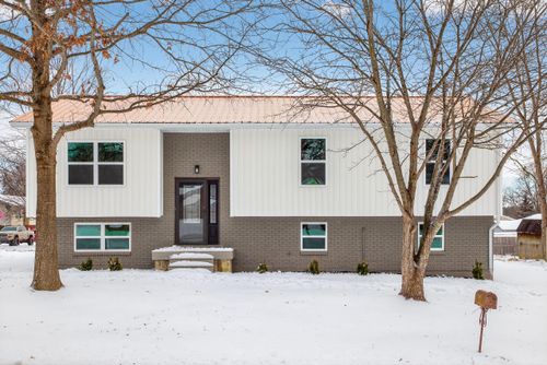 702 Kenway St, Berea, KY, 40403-1155 | Card Image