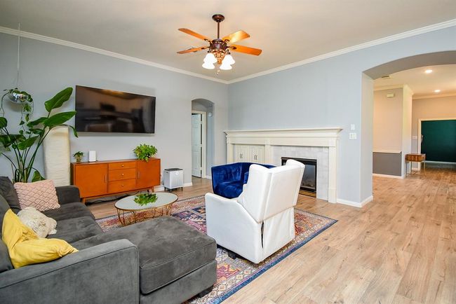 15603 Clear Pointe Dr, House other with 3 bedrooms, 2 bathrooms and 2 parking in Cypress TX | Image 12