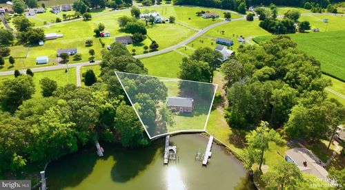 279 Harbor Dr, Reedville, VA, 22539-3607 | Card Image