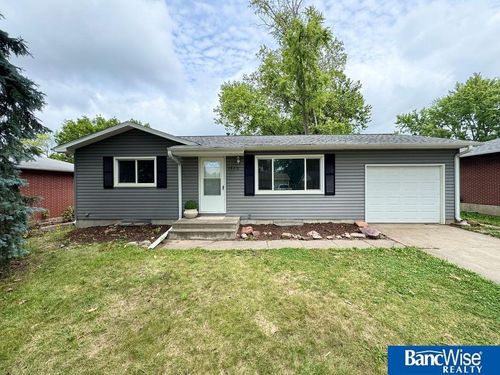 7800 Cherrywood Dr, Lincoln, NE, 68510-2509 | Card Image