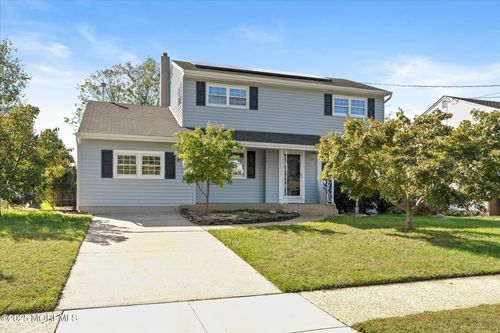 29 Walt Whitman Way, Hamilton Square, NJ, 08690 | Card Image