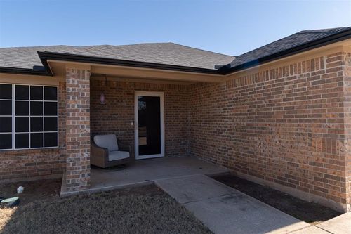 714 Geronimo Ln, Pauls Valley, OK, 73075-6447 | Card Image