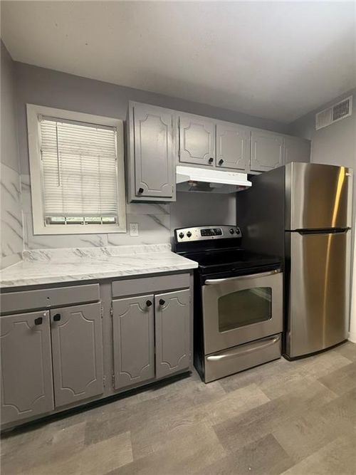 1717 Centra Villa Dr Sw, Atlanta, GA, 30311-3940 | Card Image