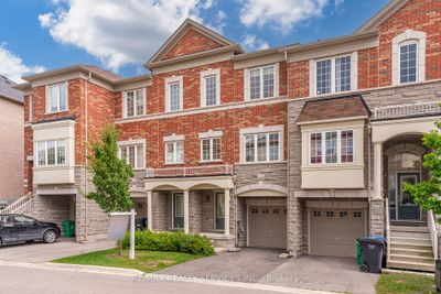 17 Aspen Hills Rd, Home with 3 bedrooms, 3 bathrooms and 2 parking in Brampton ON | Image 2