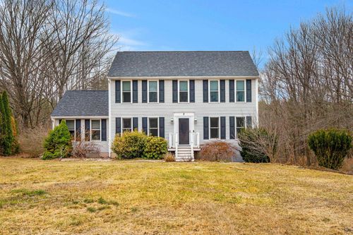 2 Sara Beth Ln, Londonderry, NH, 03053-2585 | Card Image