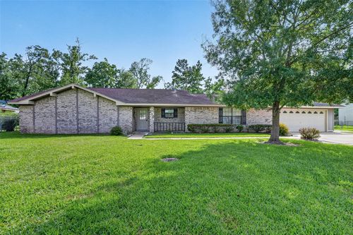 210 Woodhaven St, Highlands, TX, 77562-2558 | Card Image