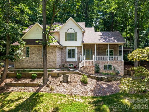 105 Galloway Dr, Asheville, NC, 28803-3270 | Card Image