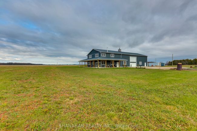 1575 Dobbyn Rd, House other with 2 bedrooms, 2 bathrooms and 20 parking in Alvinston ON | Image 32