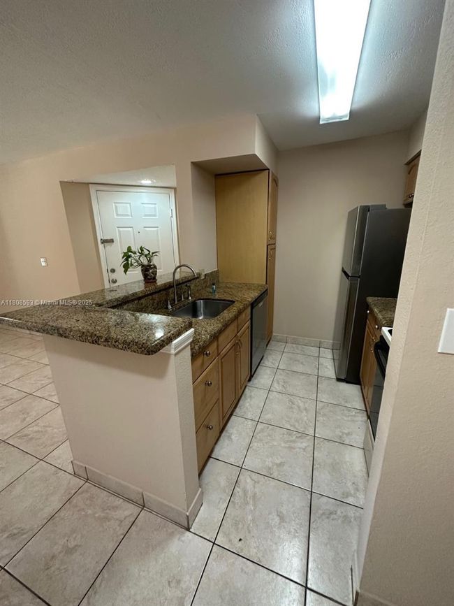 APT-4204 - 2846 S University Dr, Condo with 1 bedrooms, 1 bathrooms and null parking in Davie FL | Image 6