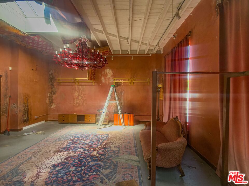 Commercial Lease in Venice 2