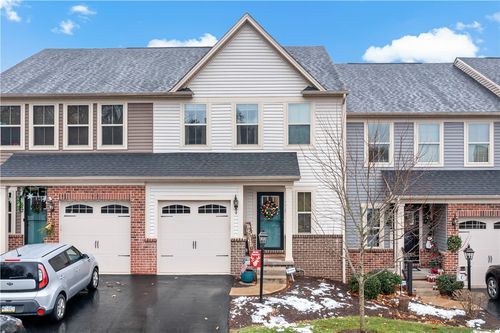 170 Arbor Trail Dr, Mc Kees Rocks, PA, 15136-3708 | Card Image