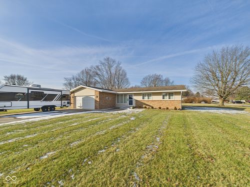 2201 S Webster Dr, Yorktown, IN, 47396-1445 | Card Image