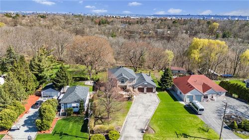 266 Sumach Dr, Burlington, ON, L7T0B5 | Card Image