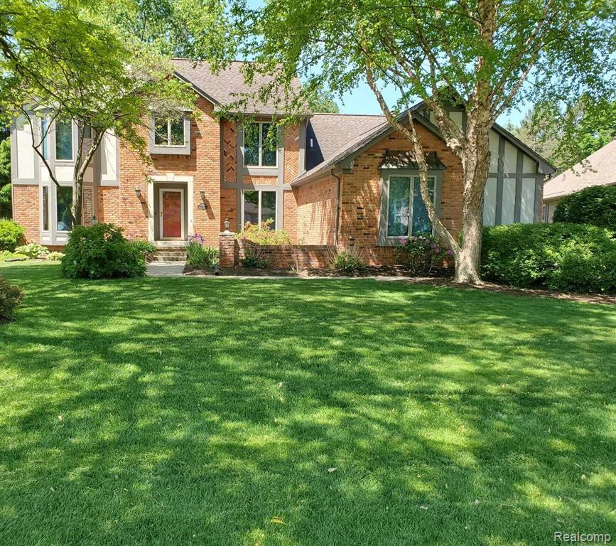Briana Ct, Shelby Township, MI 48315