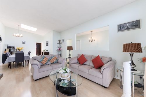 7457 16th Ave, Burnaby, BC, V3N1P2 | Card Image