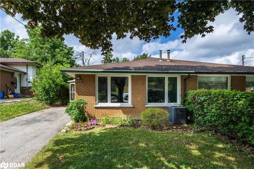 158 Bonaventure Dr, Hamilton, ON, L9C4P9 | Card Image