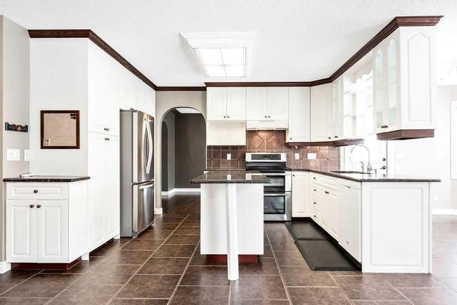 20 Mt Cascade Close Se, Home with 5 bedrooms, 3 bathrooms and 4 parking in Calgary AB | Image 15