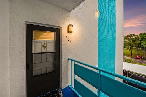 301-5970 80th St N, SAINT PETERSBURG, FL, 33709-1037 | Card Image