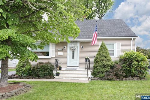 1218 Lincoln Ave, Pompton Lakes, NJ, 07442-1420 | Card Image