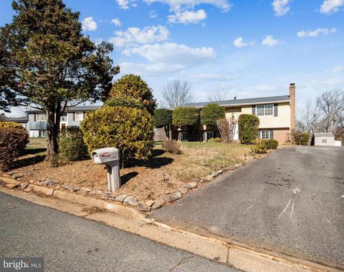 5068 Macnamara Dr, FREDERICKSBURG, VA, 22407-6548 | Card Image