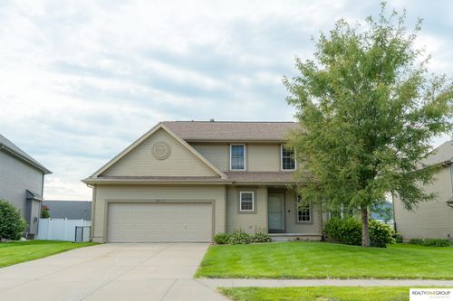9905 Idora St, La Vista, NE, 68128-4256 | Card Image