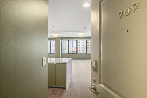 apt-909-1200 Main St, Dallas, TX, 75202-4303 | Card Image