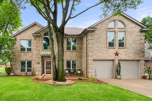 1817 Altacrest Dr, Grapevine, TX, 76051-7377 | Card Image