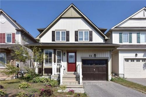 32 Donlevy Cres, Whitby, ON, L1R0B8 | Card Image