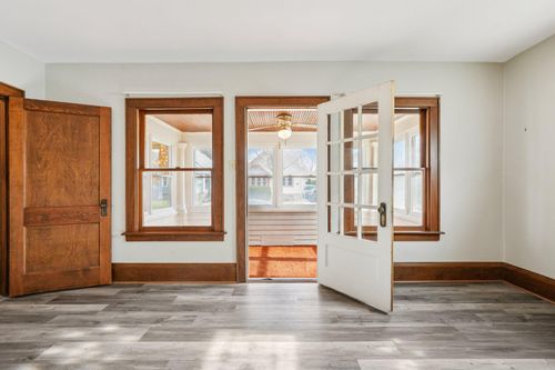 1965 S 80th St, WEST ALLIS, WI, 53219-1007 | Card Image