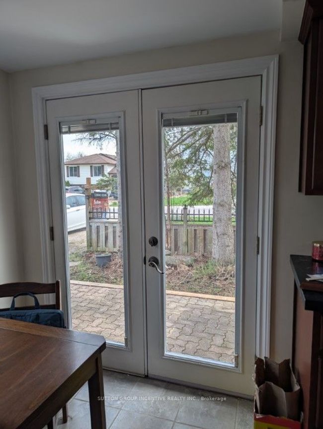 1088 Balsam Rd, House other with 2 bedrooms, 1 bathrooms and 3 parking in Belle Ewart ON | Image 4