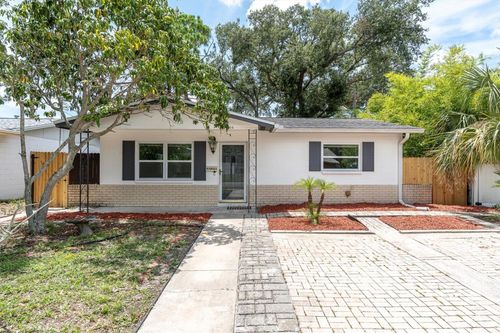 166 Sw Lincoln Cir N, SAINT PETERSBURG, FL, 33703-1352 | Card Image