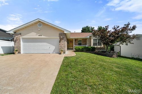 4976 Paradise Meadows Dr, Imperial, MO, 63052-4408 | Card Image