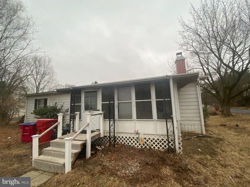 8966 Breinig Run Cir, BREINIGSVILLE, PA, 18031-2024 | Card Image