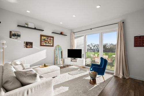 202-4004 Banister Ln, Austin, TX, 78704-6854 | Card Image