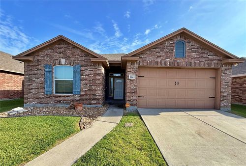 2223 Mangrove Dr, Portland, TX, 78374-1224 | Card Image