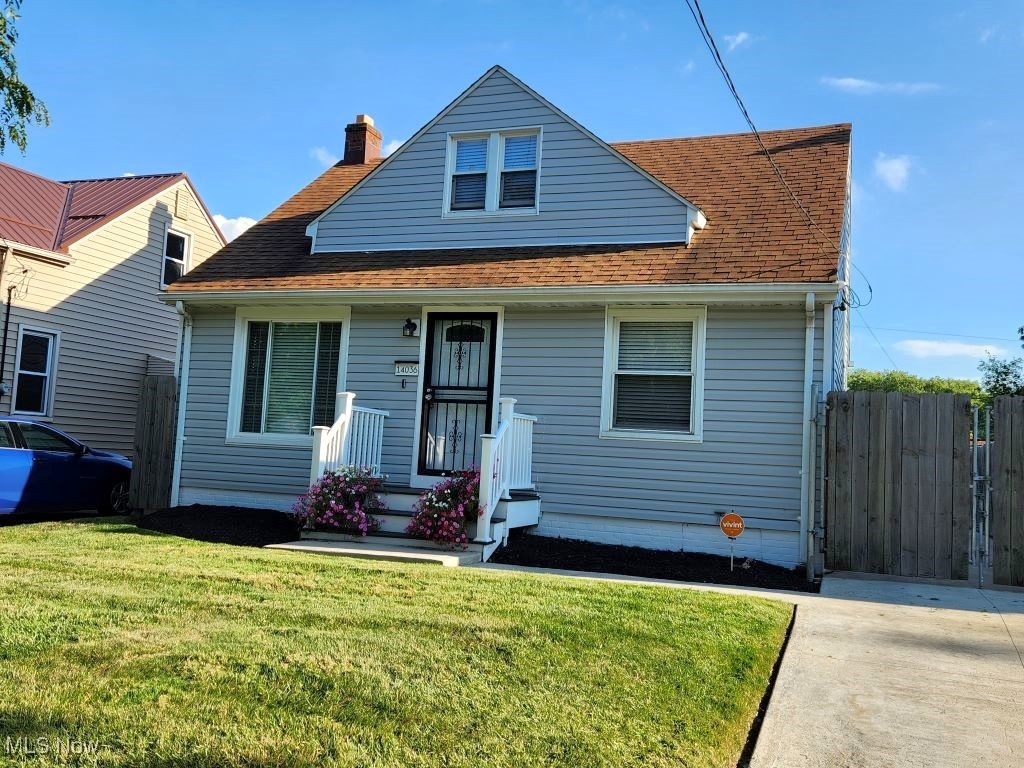 Rockside Rd, Maple Heights, OH 44137