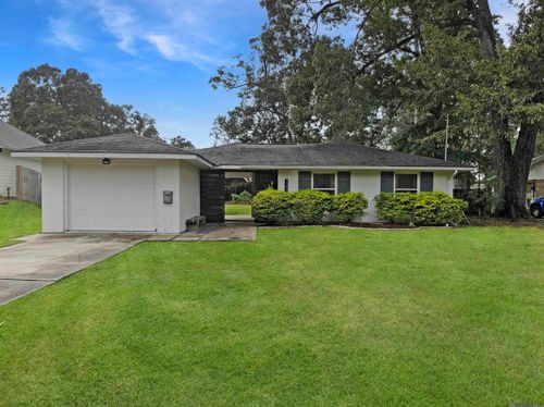 723 Poplar St, Denham Springs, LA, 70726-3007 | Card Image